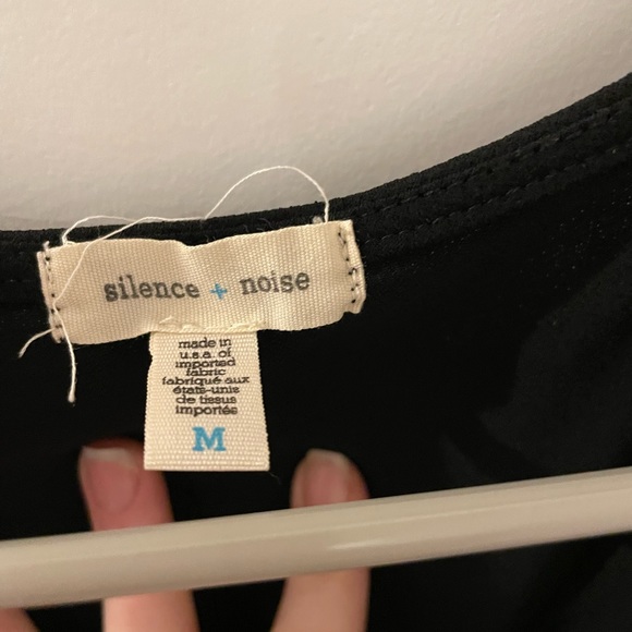 SILENCE AND NOISE (m) CrissCross Front Romper - Picture 4 of 5